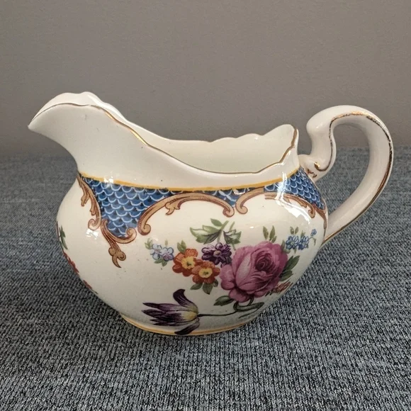 Aynsley Bone China Wilton Blue Creamer, Made in England - Picture 1 of 4